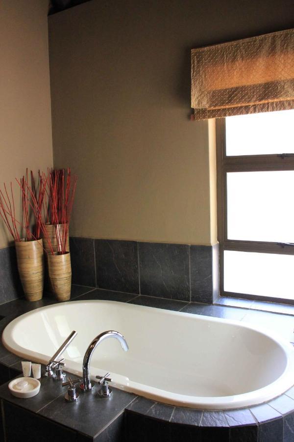Bass Lake Country Lodge Pretoria Ngoại thất bức ảnh